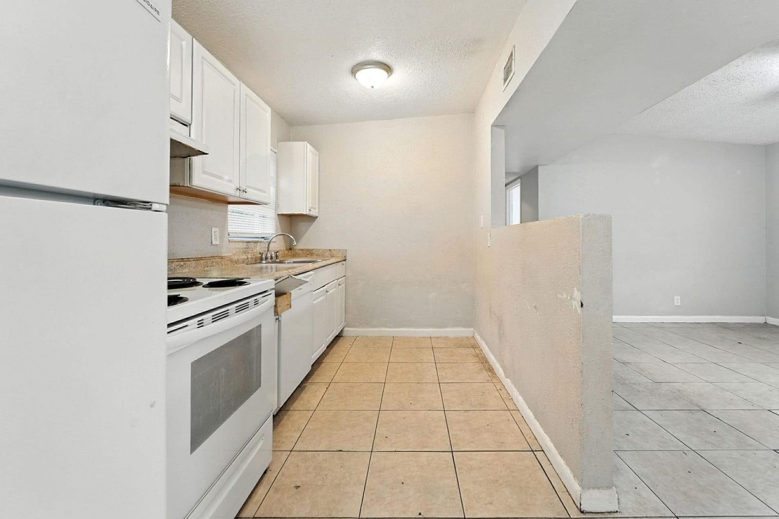 3196 N Seacrest Boulevard, Boynton Beach, FL 33435 photo 11
