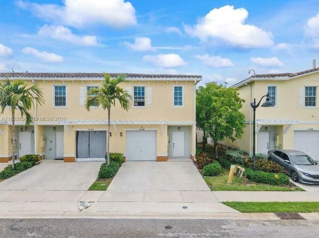 1128 NW 40th Terrace, Lauderhill, FL 33313