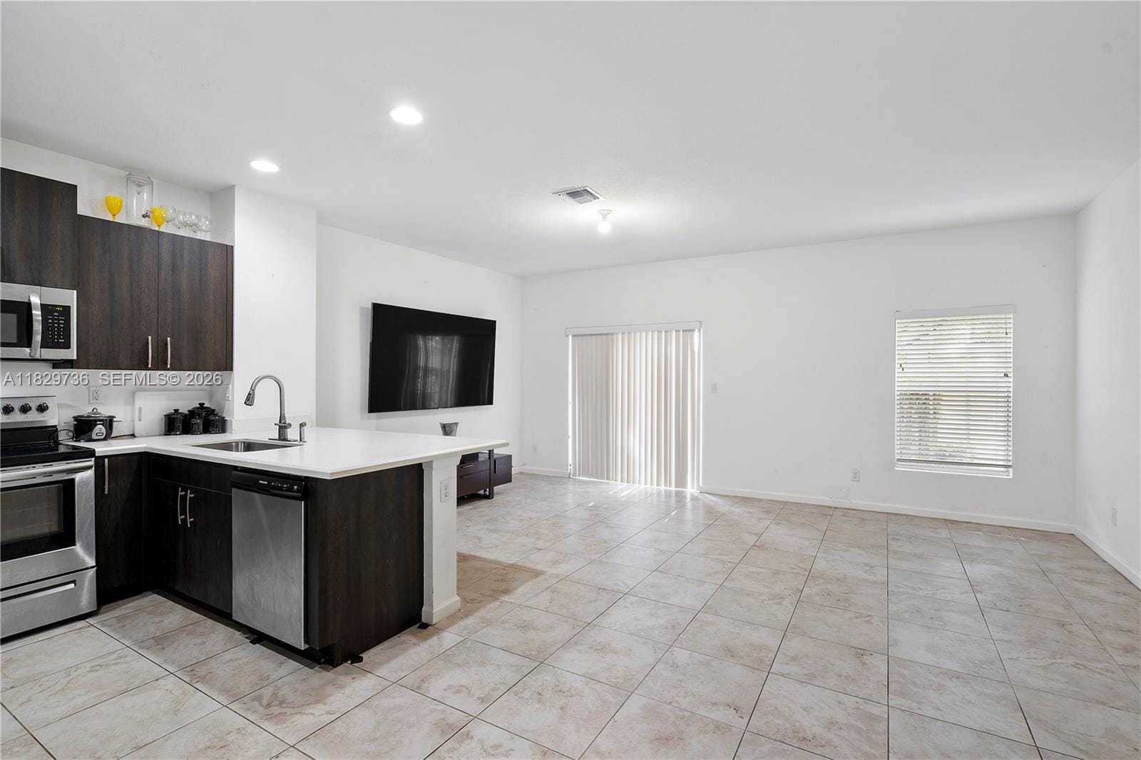 1128 NW 40th Terrace — photo 6