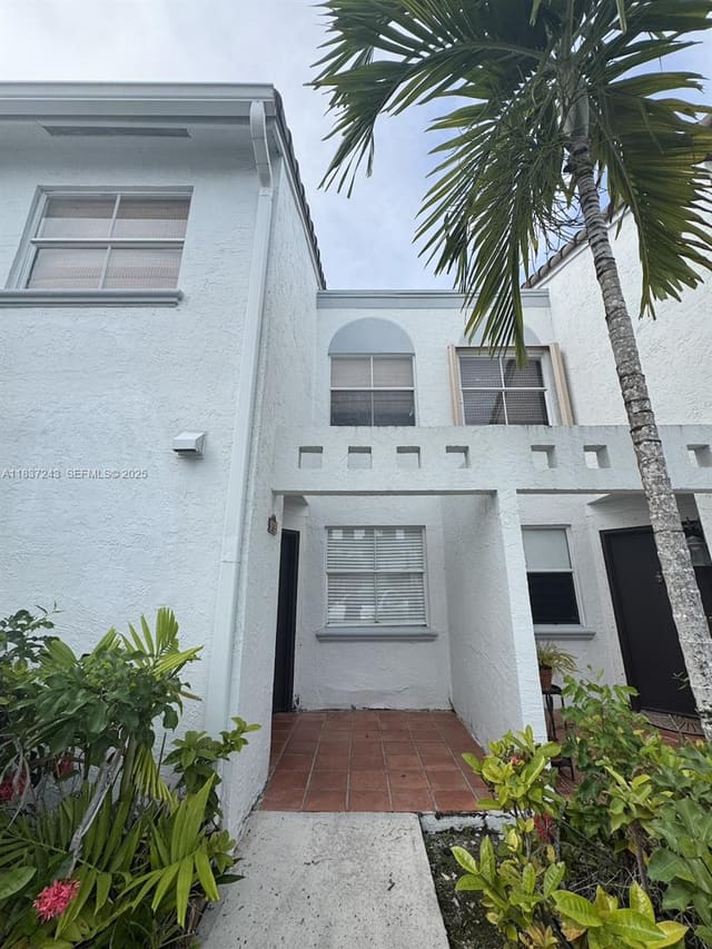 9755 NW 48th Terrace 321, Doral, FL 33178