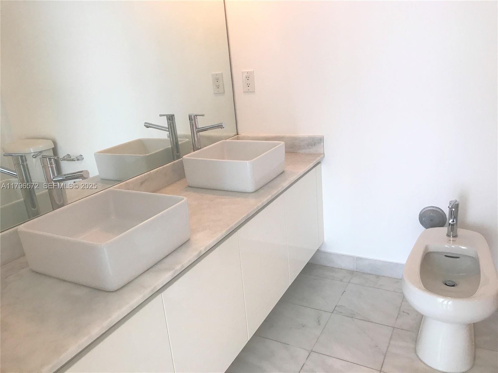 601 NE 36th Street 1511, Miami, FL 33137 photo 19