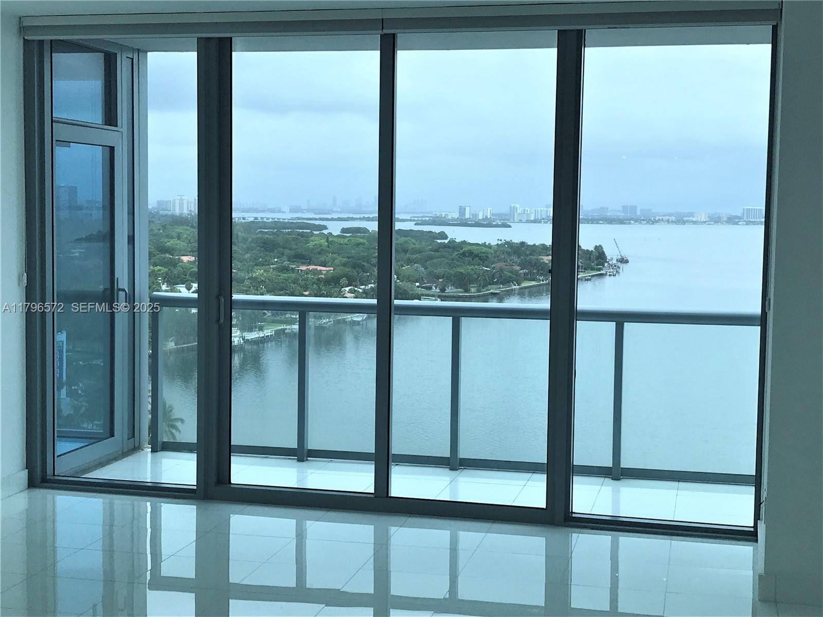 601 NE 36th Street 1511, Miami, FL 33137 photo 3