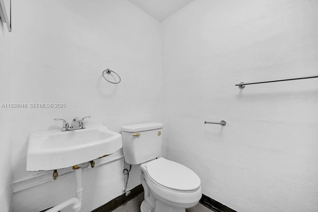 527 Gerona Avenue, Coral Gables, FL 33146 photo 29
