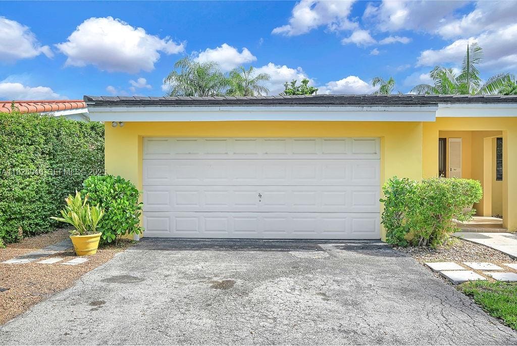 527 Gerona Avenue, Coral Gables, FL 33146 photo 6