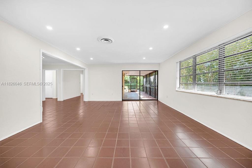 527 Gerona Avenue, Coral Gables, FL 33146 photo 8