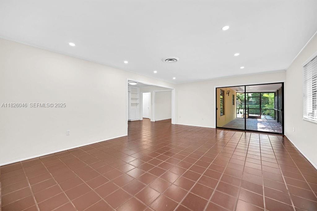 527 Gerona Avenue, Coral Gables, FL 33146 photo 9