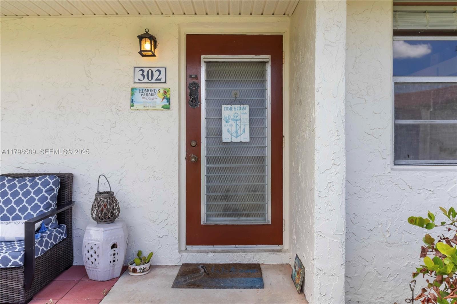302 Lake Evelyn Drive — photo 4