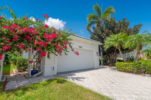 1513 SE Holyrood Lane, Port St. Lucie, FL 34952