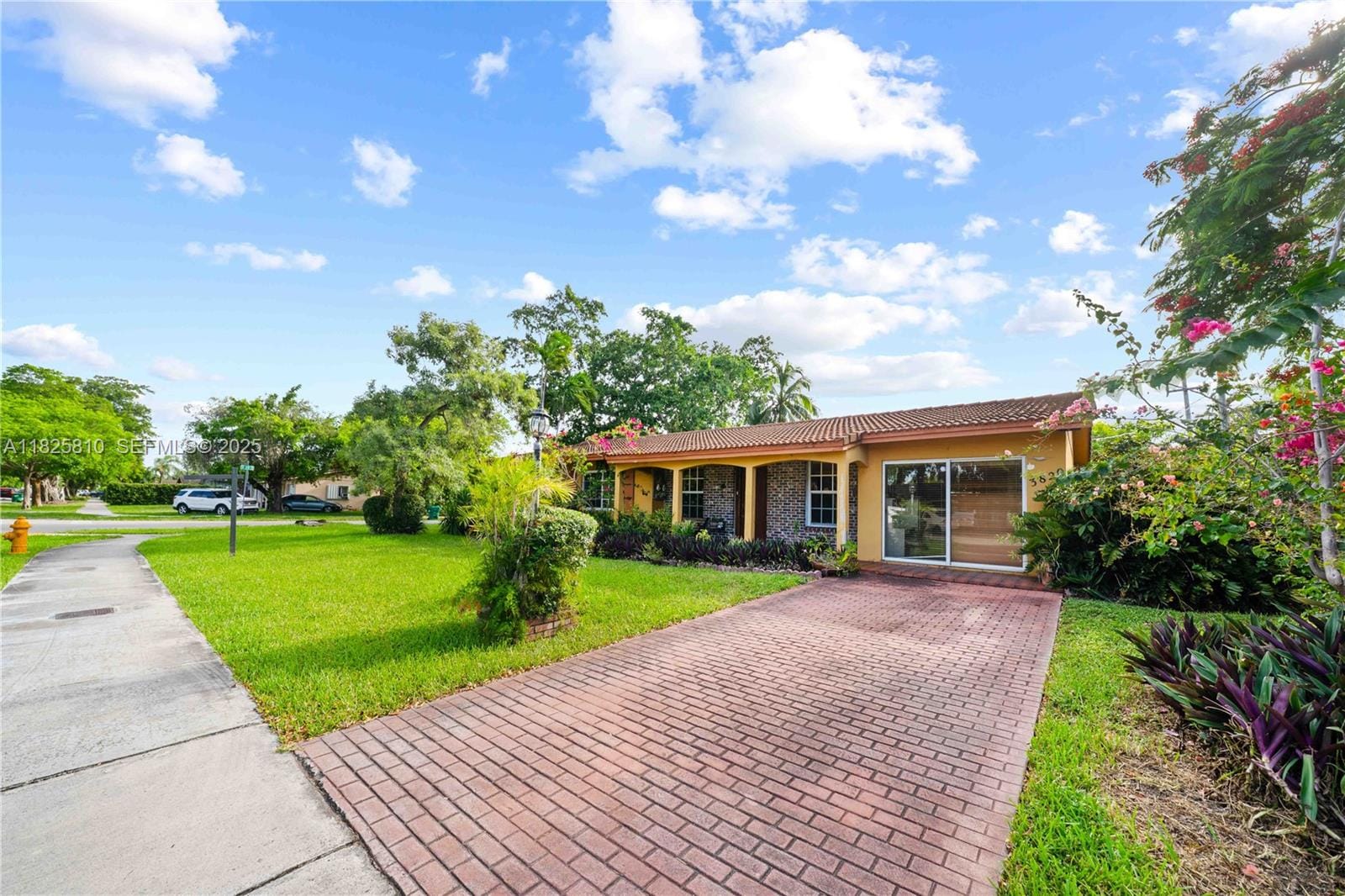 3 bedroom home for sale at 3820 122nd, Miami, FL 33175 — $717,000