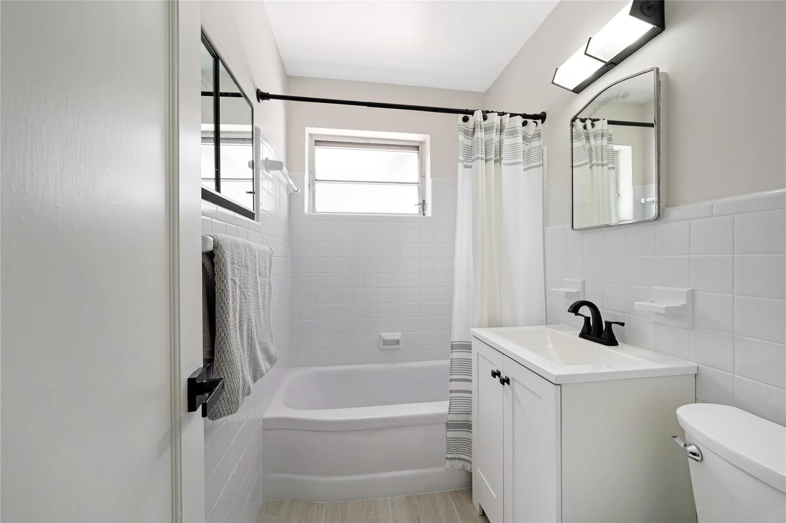 2446 Adams Street — photo 11