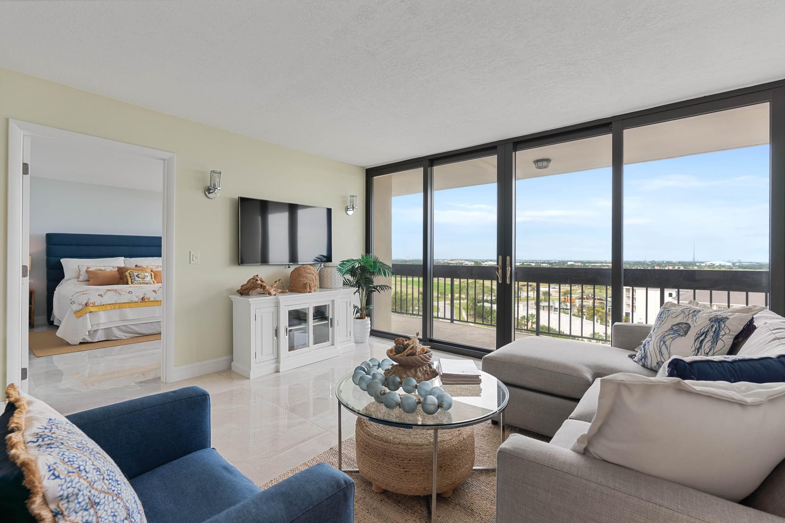 2400 Presidential Way 1102, West Palm Beach, FL 33401