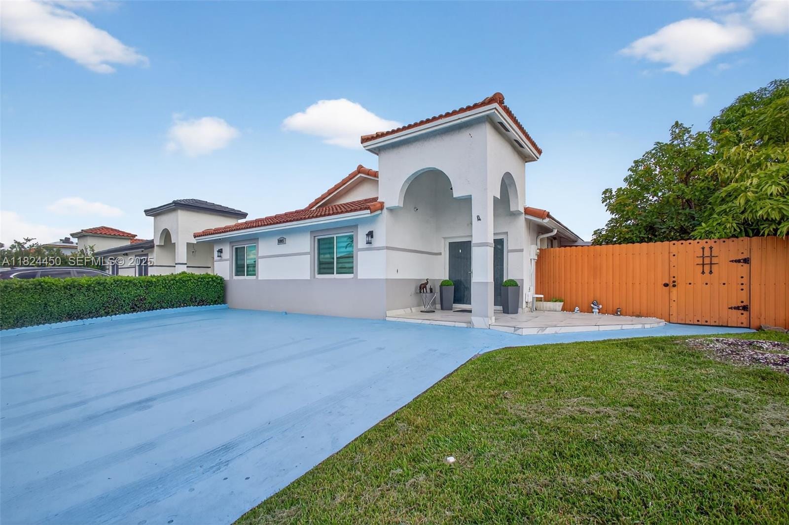 8905 NW 112th Street, Hialeah Gardens, FL 33018