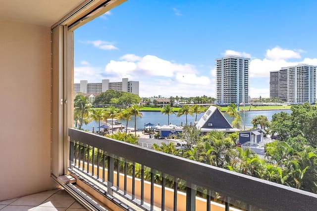 1036 Us Highway 1 318, North Palm Beach, FL 33408