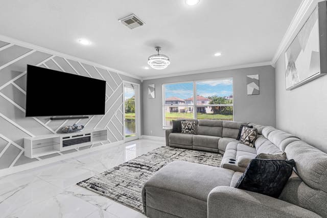 2196 Oakmont Drive, Riviera Beach, FL 33404