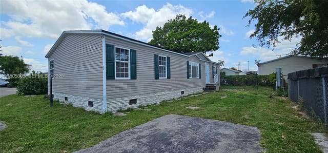 220 NE 12th Avenue 90, Homestead, FL 33030