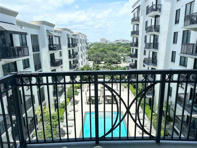 301 Altara Avenue 814, Coral Gables, FL 33146