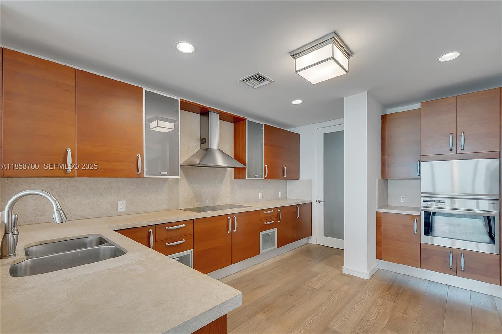 5959 Collins Avenue 802 — photo 10