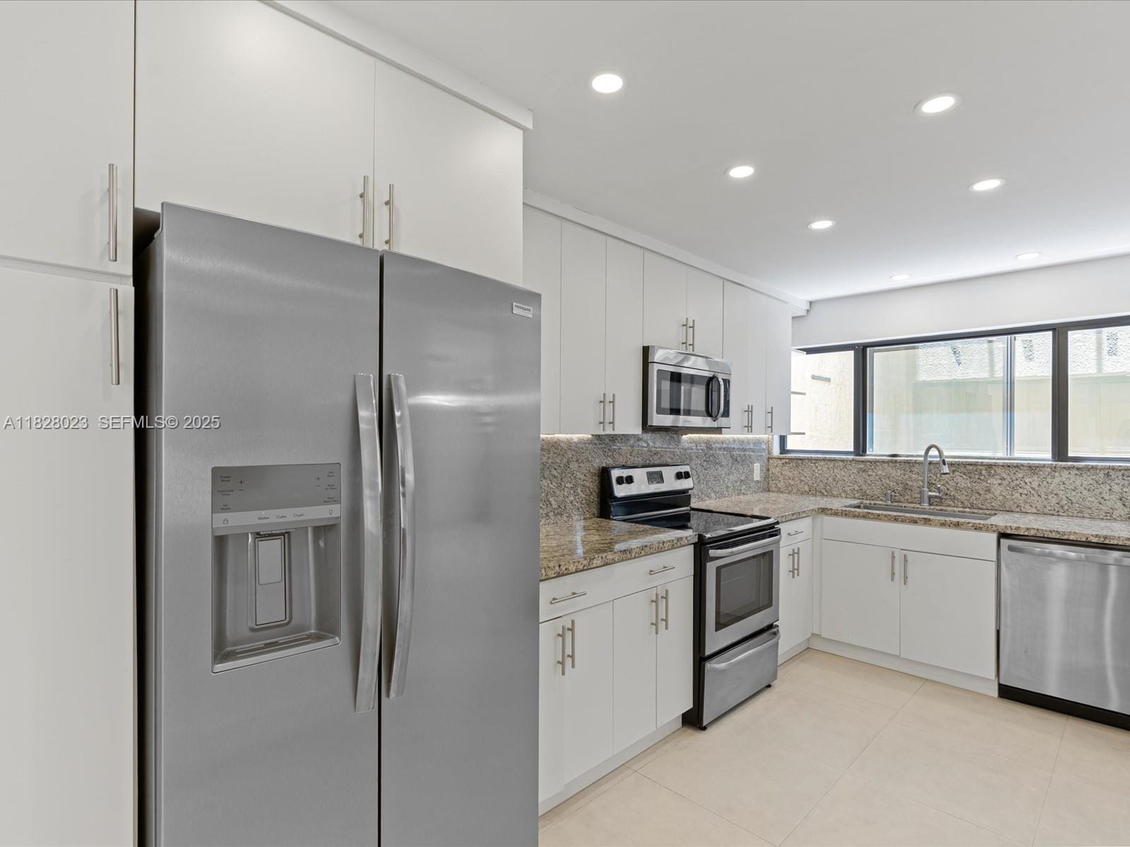 8075 SW 86th Terrace, Miami, FL 33143 photo 13