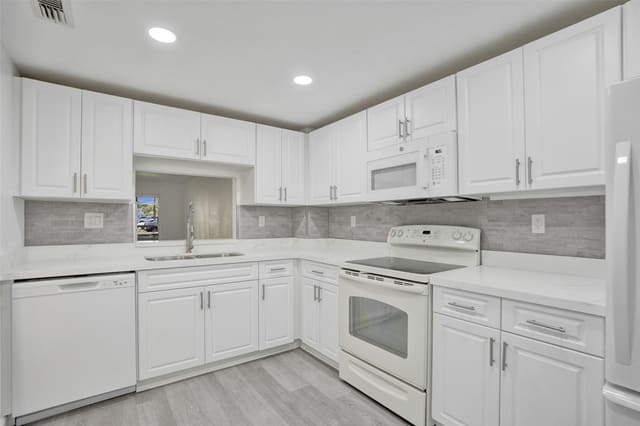 8735 Ramblewood Drive 116, sold in Sherwood Square, Coral Springs, FL