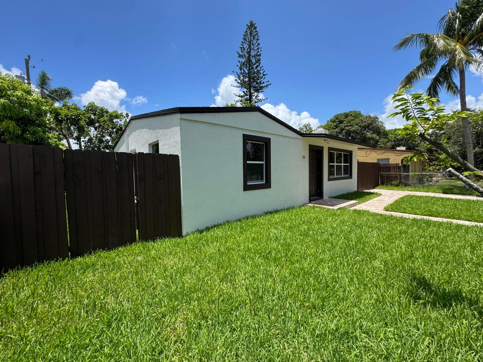 748 Aspen Road — photo 4