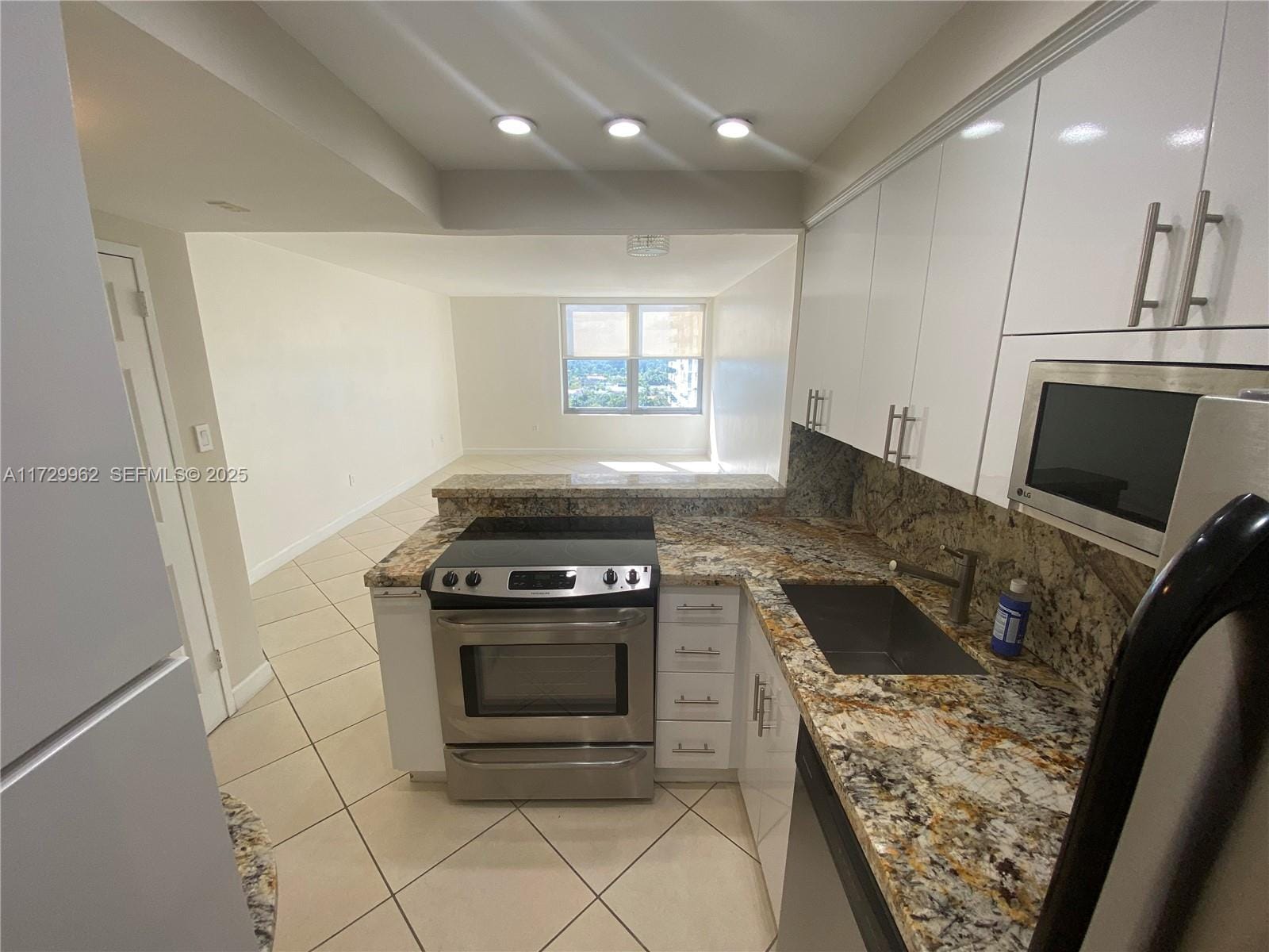 2899 Collins Avenue 1208, Miami Beach, FL 33140