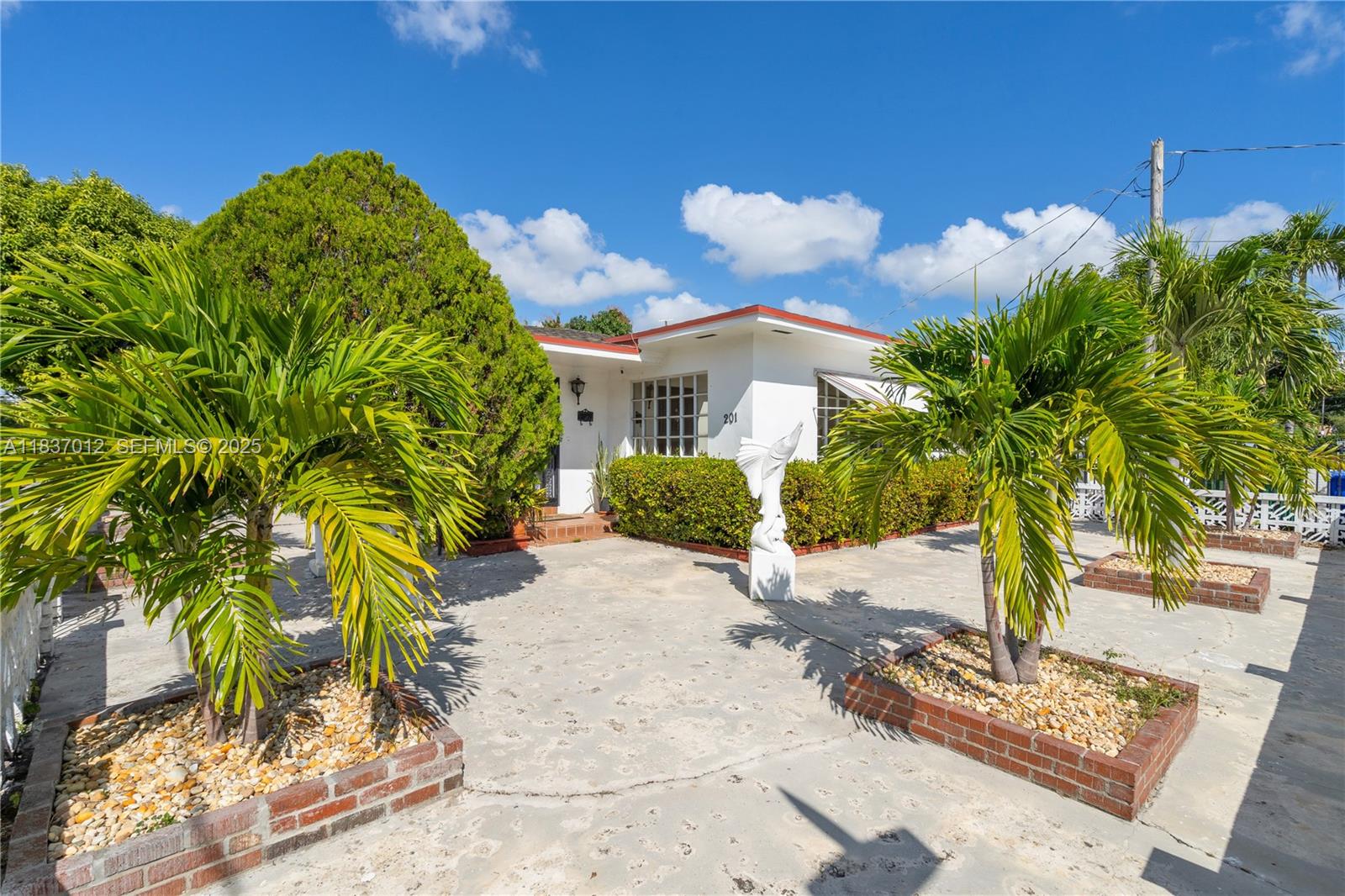 201 NW 14th Avenue, Miami, FL 33125, Miami