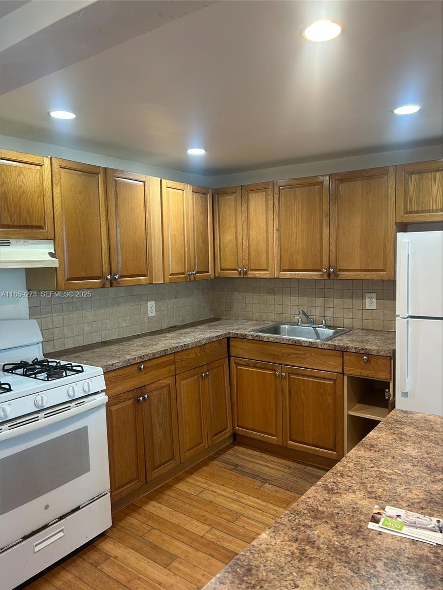 2175 NE 170th Street 202, North Miami Beach, FL 33162, North Miami Beach