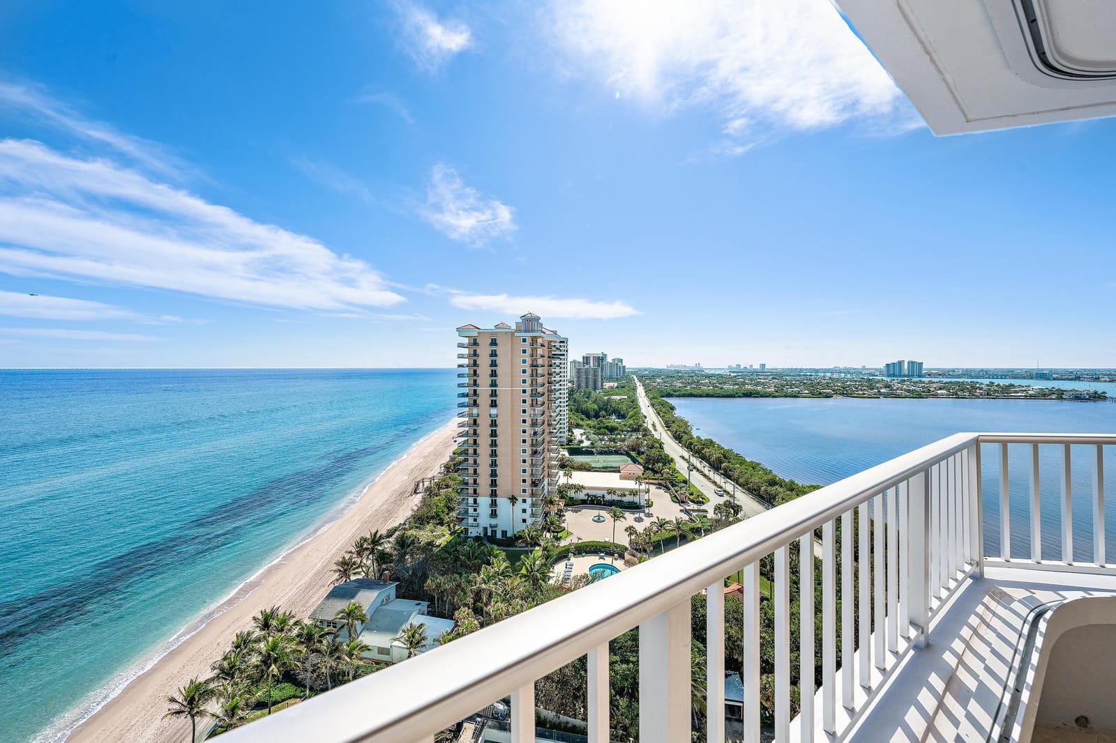 5200 N Ocean Drive 1904 — photo 2