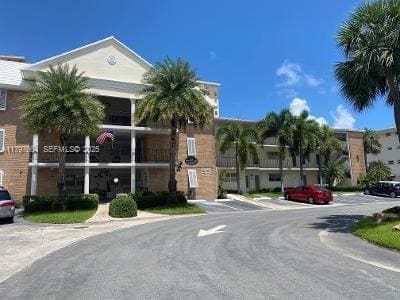 455 Paradise Isle Boulevard 209, sold in Isle Of Paradise Co-Op, Hallandale Beach, FL