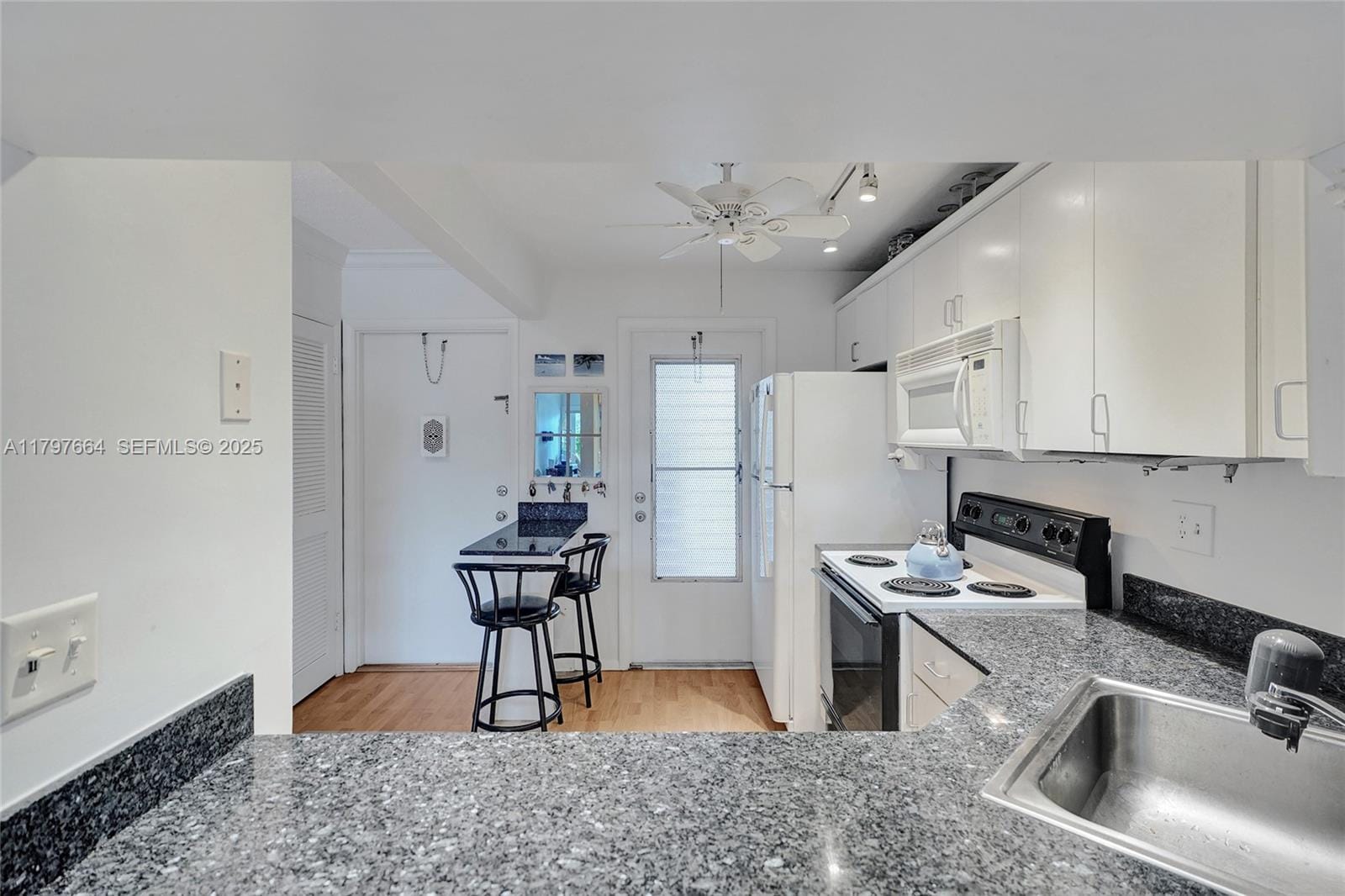 455 Paradise Isle Boulevard 209, Hallandale Beach, FL 33009 photo 2