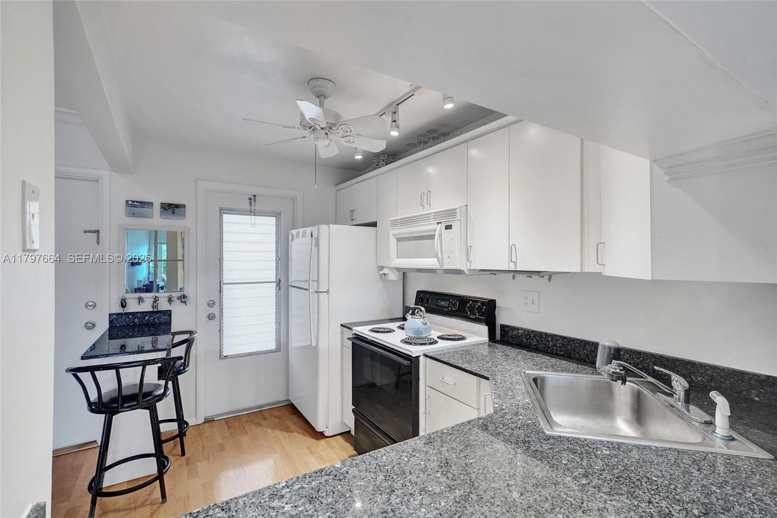 455 Paradise Isle Boulevard 209, Hallandale Beach, FL 33009 photo 3