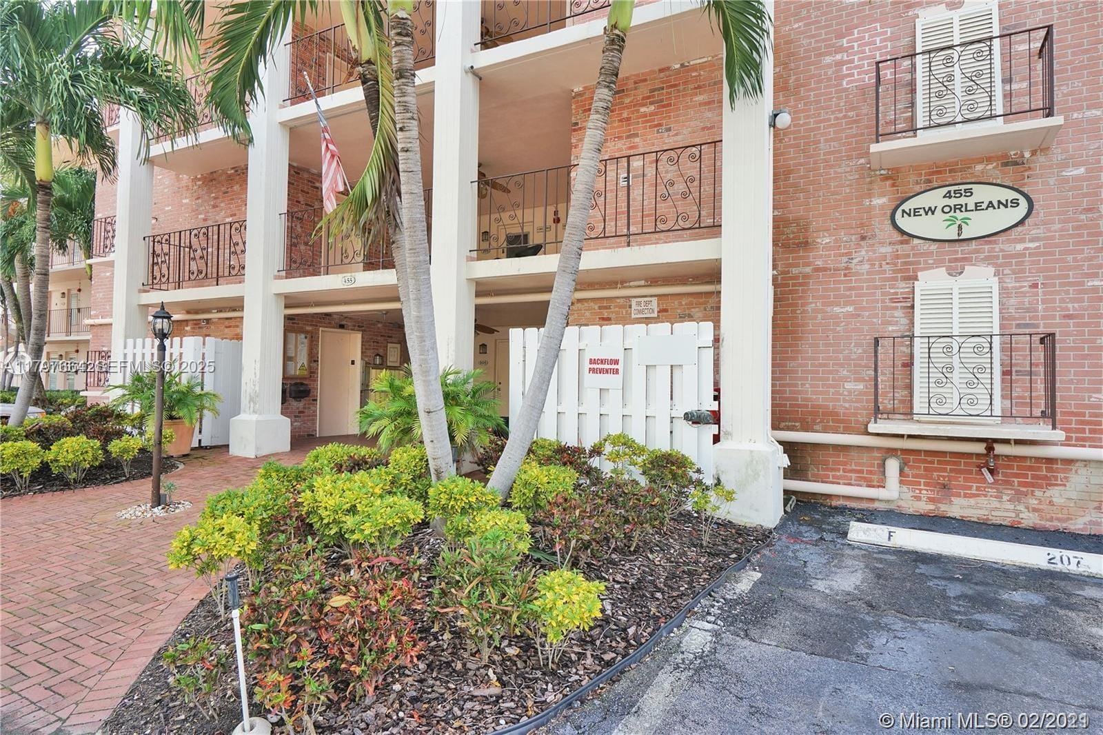 455 Paradise Isle Boulevard 209, Hallandale Beach, FL 33009 photo 23