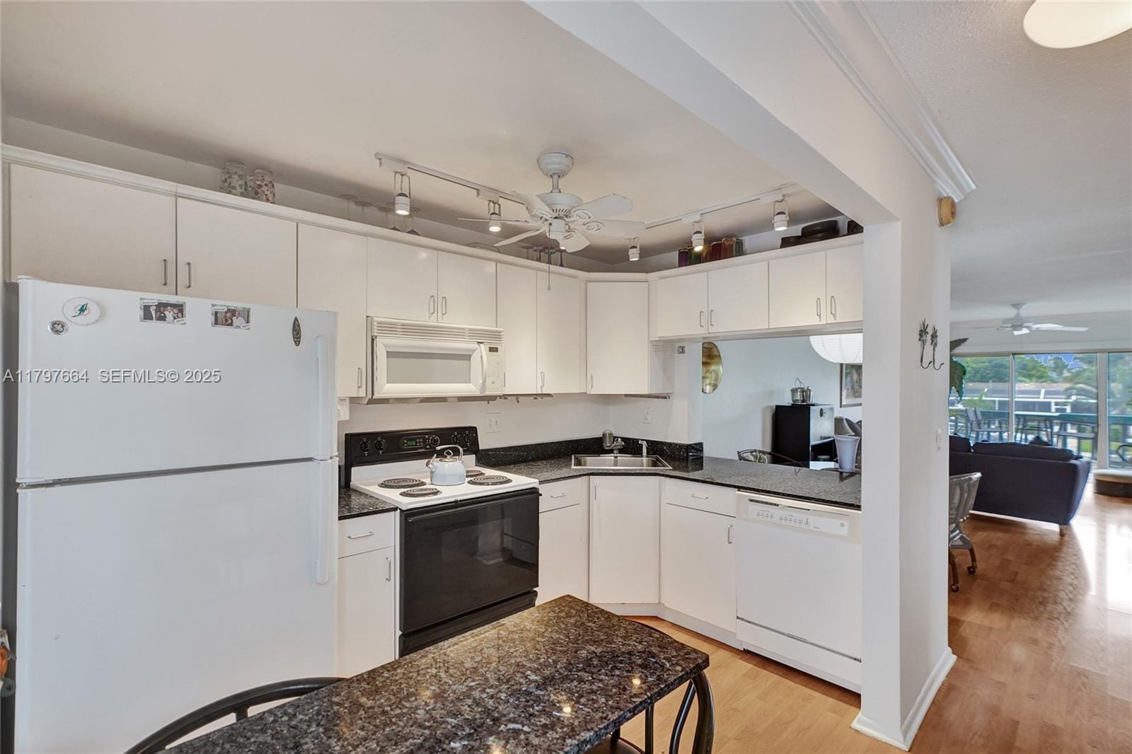 455 Paradise Isle Boulevard 209, Hallandale Beach, FL 33009 photo 4