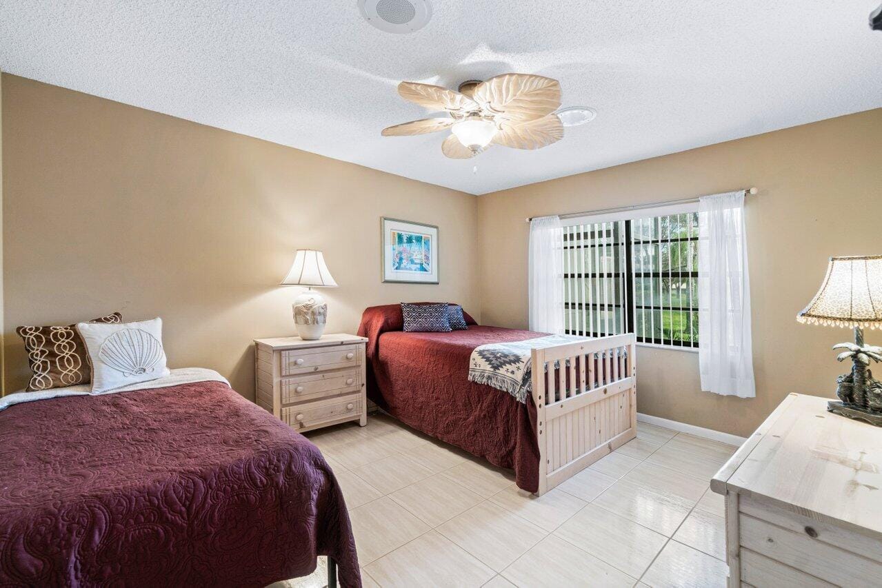 10 Stratford Drive E A, Boynton Beach, FL 33436 photo 16