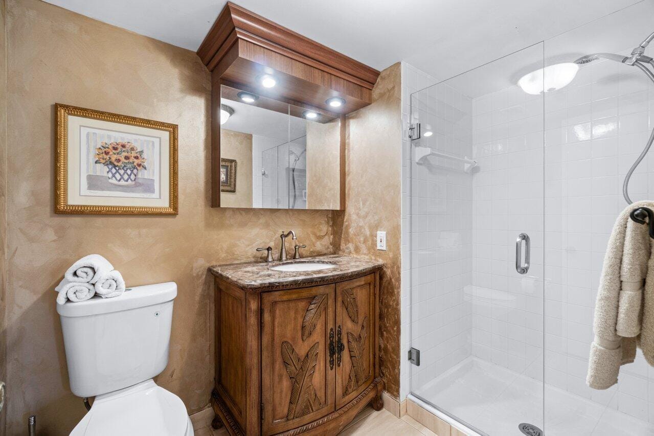 10 Stratford Drive E A, Boynton Beach, FL 33436 photo 17
