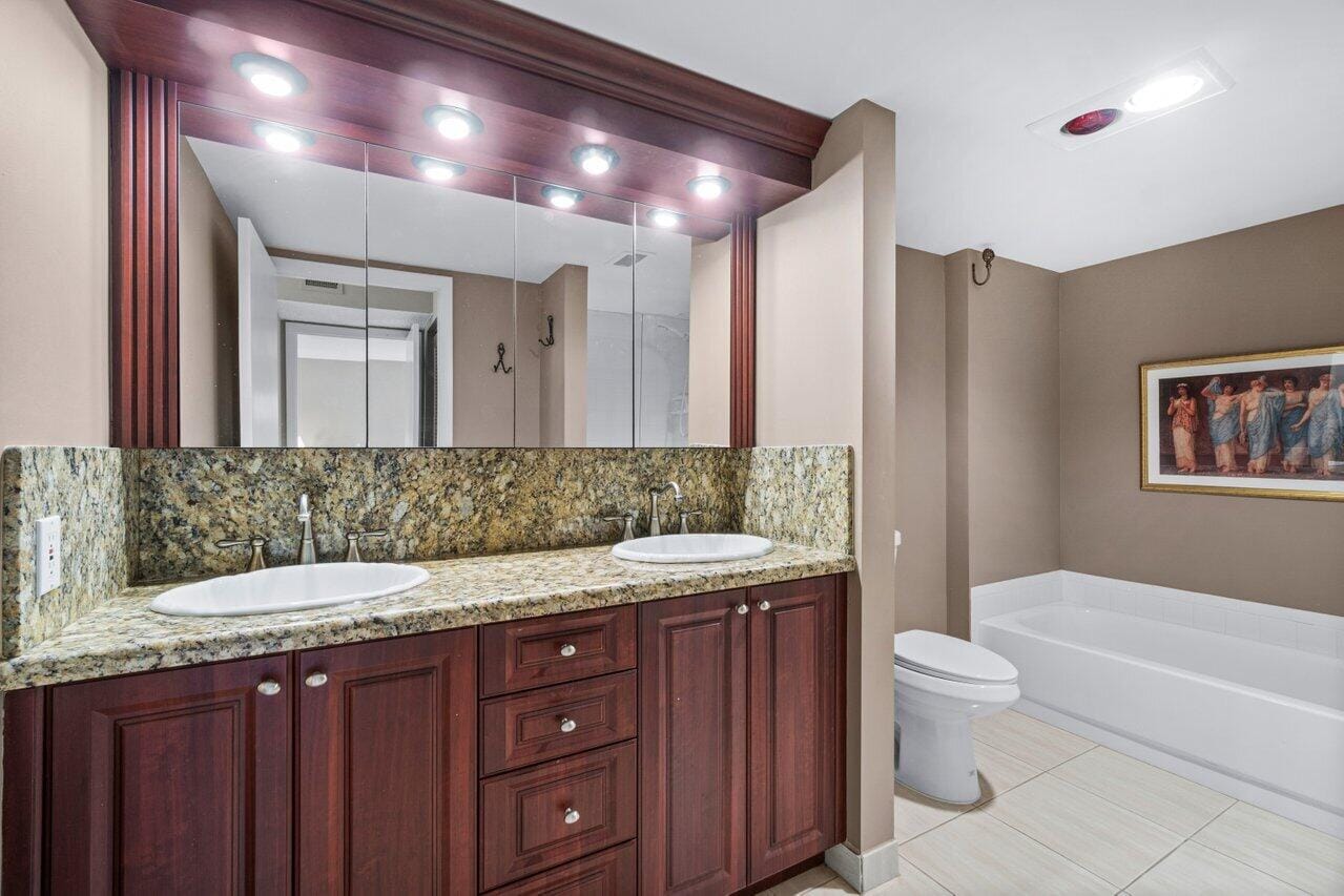 10 Stratford Drive E A, Boynton Beach, FL 33436 photo 20