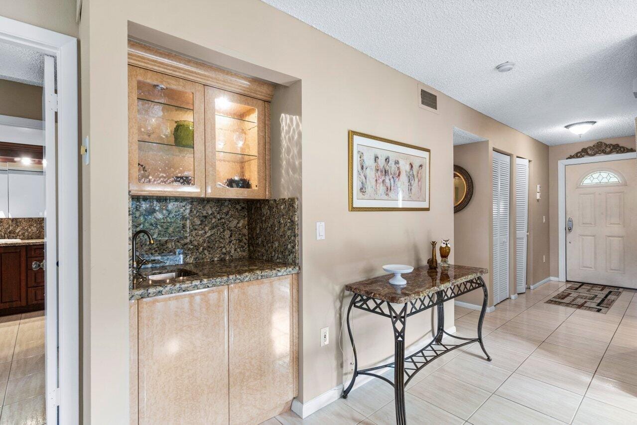 10 Stratford Drive E A, Boynton Beach, FL 33436 photo 3