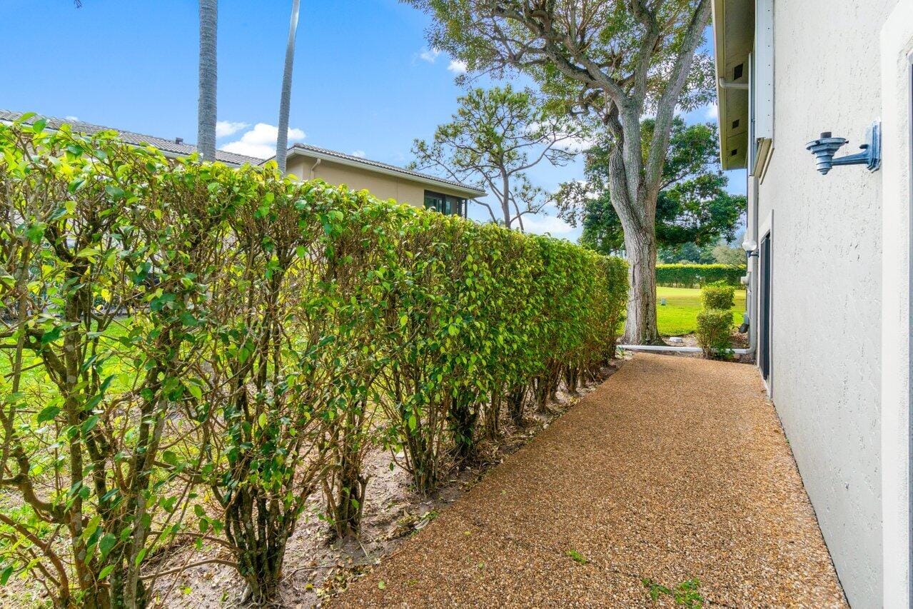10 Stratford Drive E A, Boynton Beach, FL 33436 photo 26