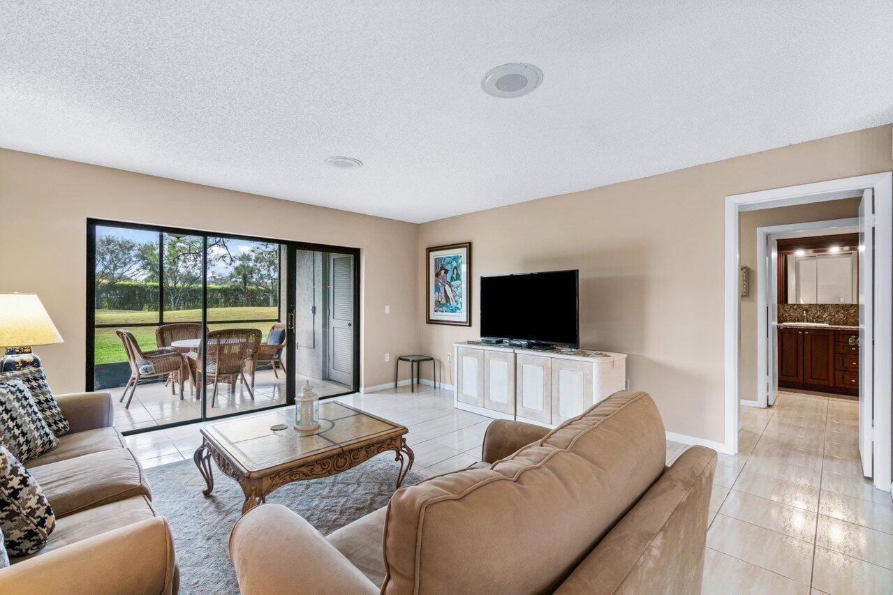 10 Stratford Drive E A, Boynton Beach, FL 33436 photo 6
