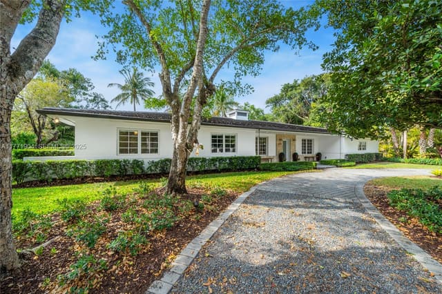 646 Sierra Circle, Coral Gables, FL 33156