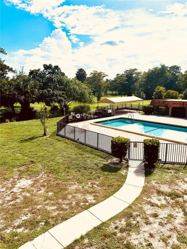 6100 S Falls Cir Drive 205, sold in Inverrary Country Club, Lauderhill, FL