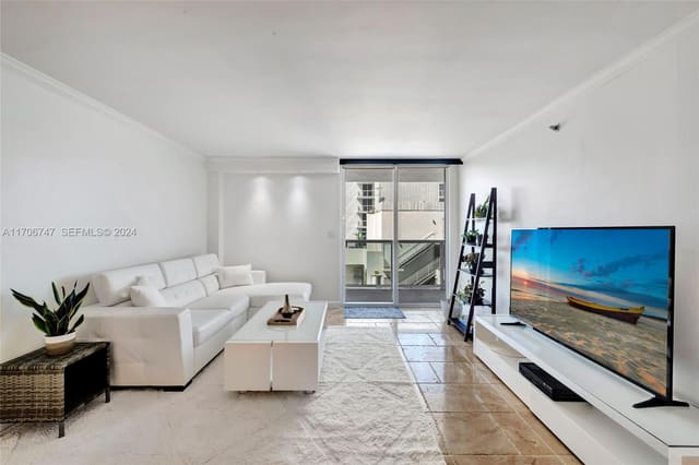 2401 Collins Avenue 1411, Miami Beach, FL 33140