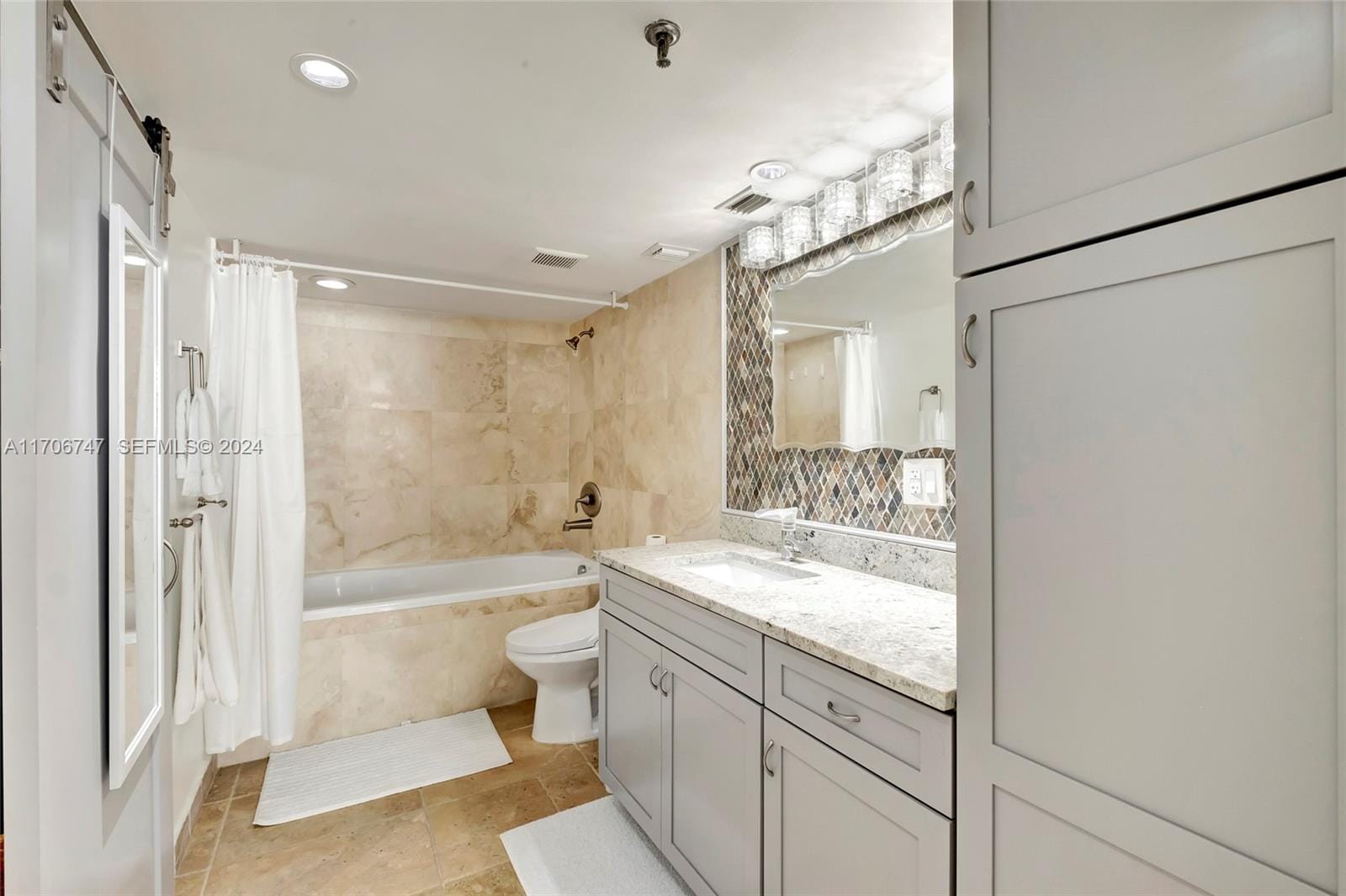 2401 Collins Avenue 1411, Miami Beach, FL 33140 photo 22