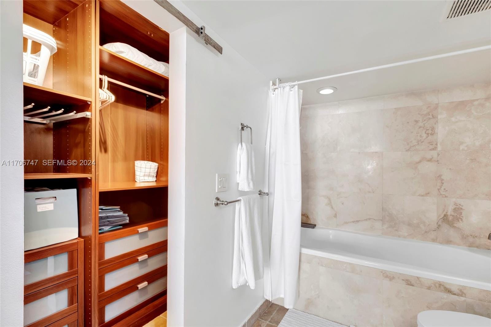 2401 Collins Avenue 1411, Miami Beach, FL 33140 photo 23