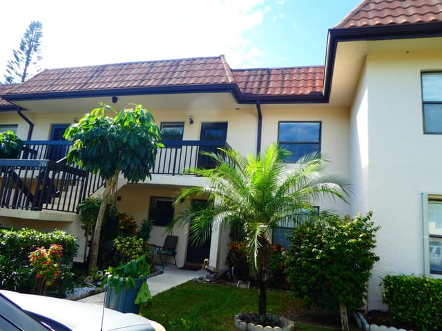 7269 Golf Colony Court 204, sold in Lucerne Lakes Golf Colony, Lake Worth, FL