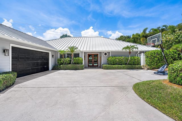13078 Coastal Circle, sold in Frenchmans Cove, Palm Beach Gardens, FL