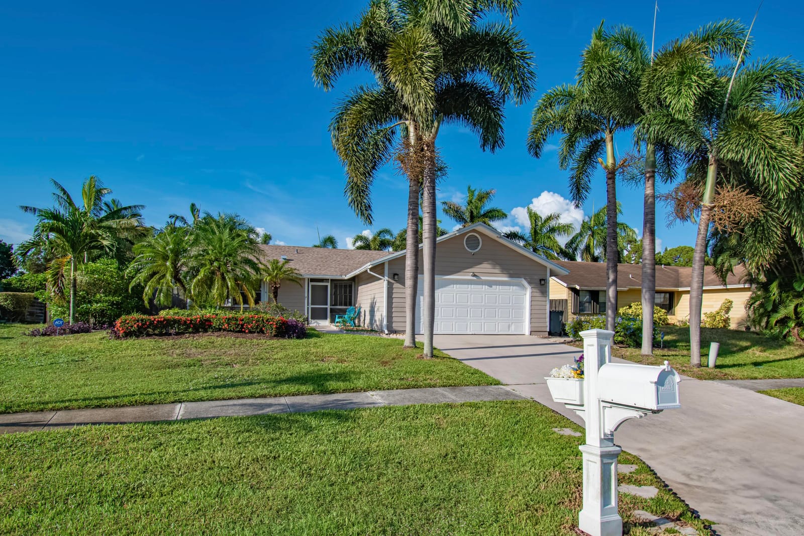 5064 El Claro Circle, West Palm Beach, FL 33415