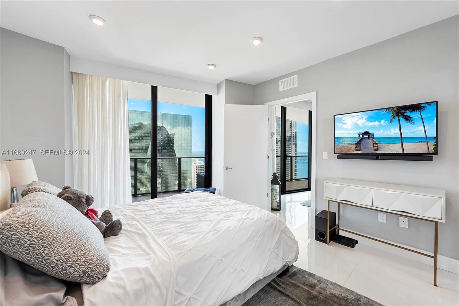 1300 S Miami Avenue 3402 — photo 11
