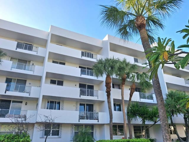 1421 S Ocean Boulevard 206, sold in Rio Espana, Pompano Beach, FL