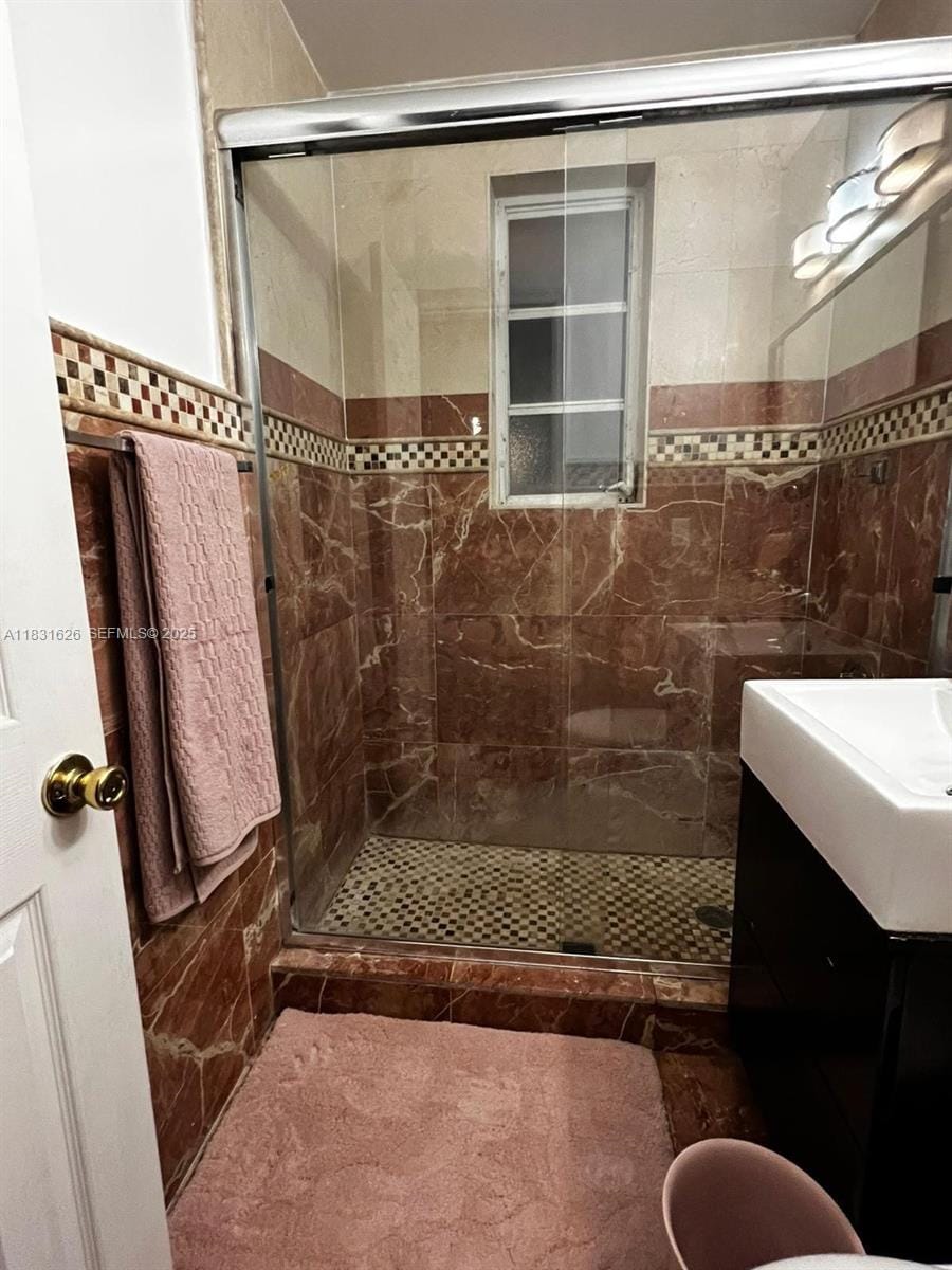 1227 Euclid Avenue 6 — photo 5